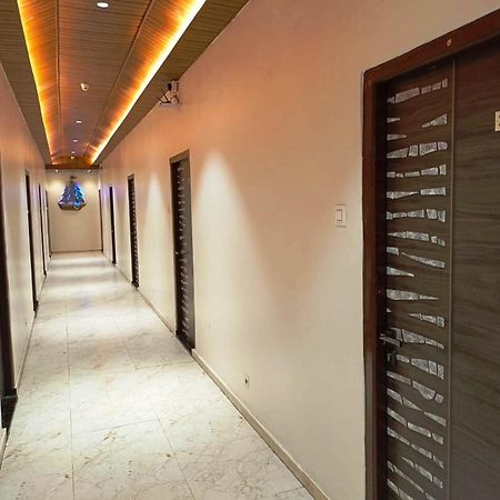 Nirvana Lodging & Boarding Hotel Ulhasnagar Exterior photo